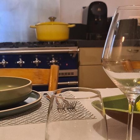Cocon Du Papillon A Lourmarinアパートメント エクステリア 写真